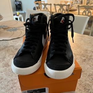 Wore 2 times good condition